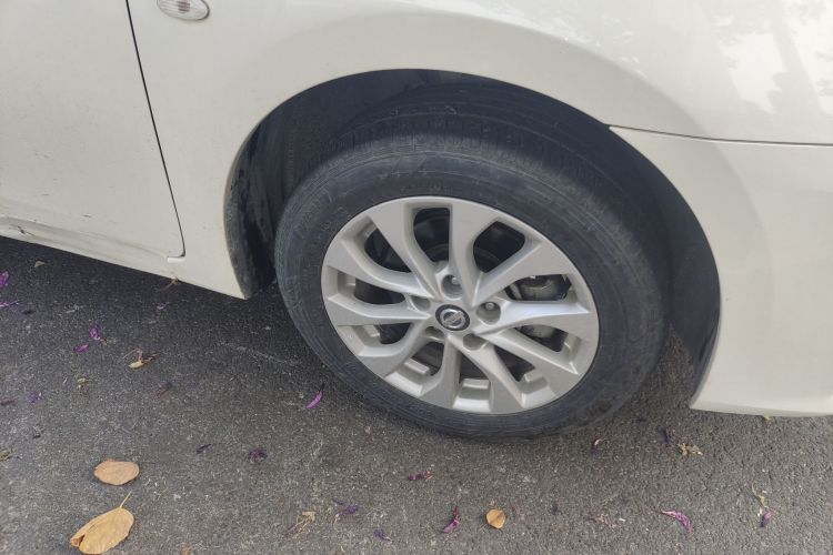 日产 轩逸 2021款 经典 1.6XL CVT豪华版车身外观10