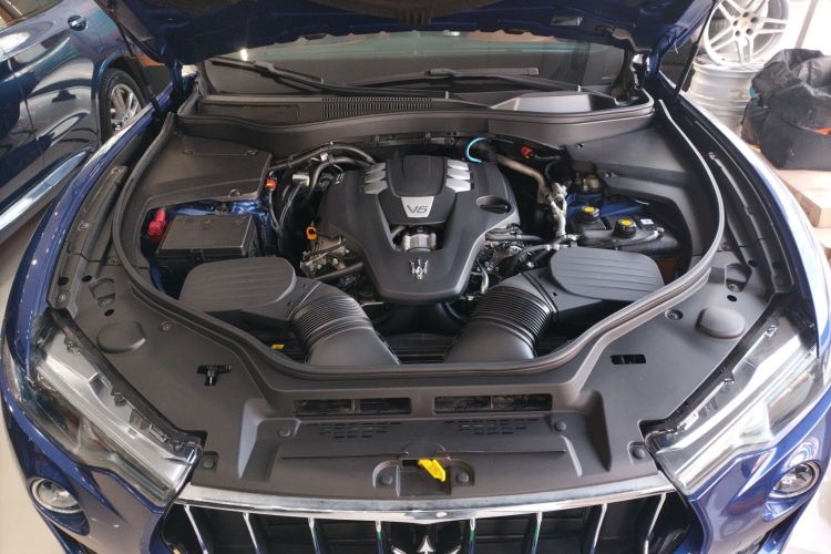 玛莎拉蒂 Levante 2019款 3.0T 标准版 国VI机舱底盘24