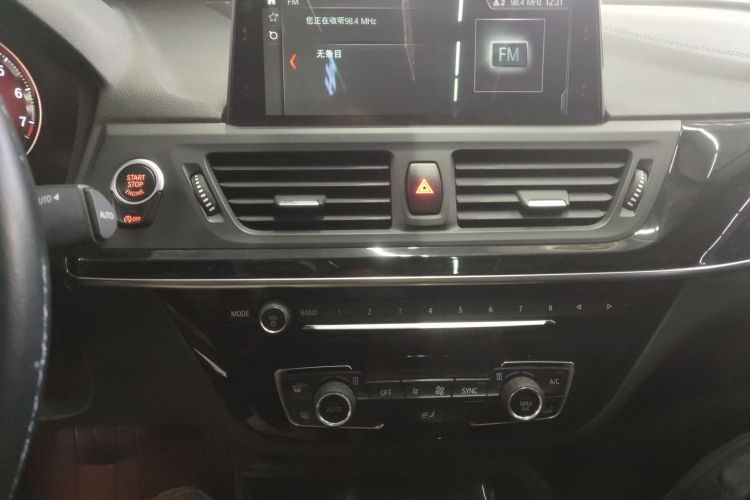 宝马1系 2018款 118i 设计套装型中控内饰16