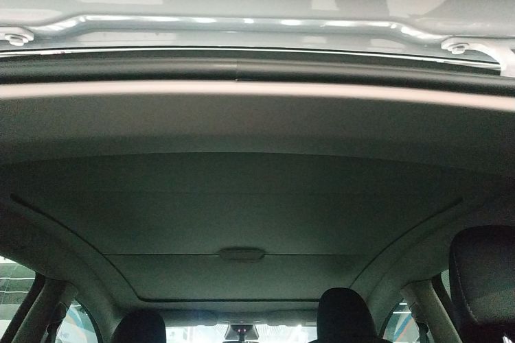 特斯拉 Model Y 2022款 改款 后轮驱动版中控内饰22