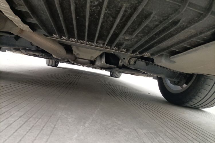 奔驰C级 2021款 C 200 L 时尚型局部细节9009