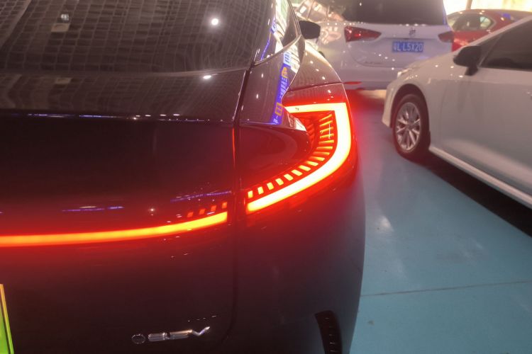 丰田bZ5 2025款 550 PRO车身外观9