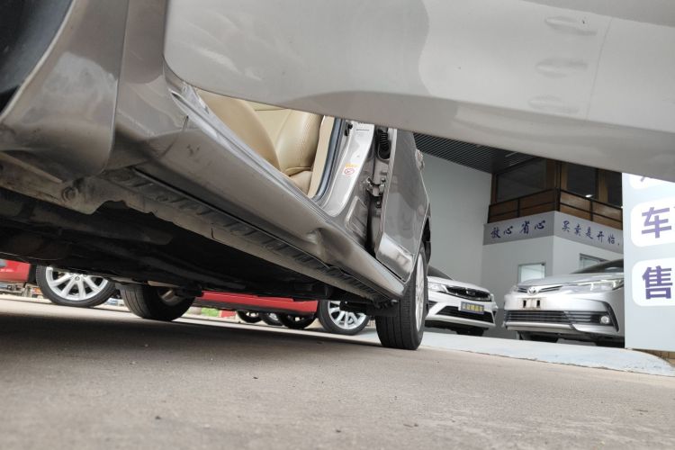 丰田 卡罗拉 2014款 1.6L CVT GL局部细节9002