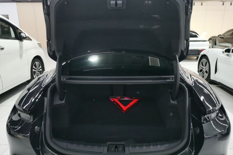 保时捷 2022款 改款 Taycan机舱底盘23