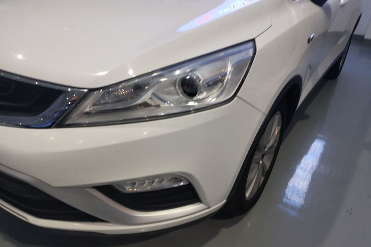 吉利汽车 帝豪GS 2016款 优雅版 1.3T 自动领尚型局部细节36