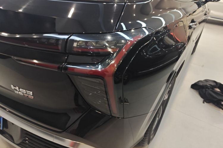 红旗HS3 2023款 1.5T 两驱善为版车身外观9