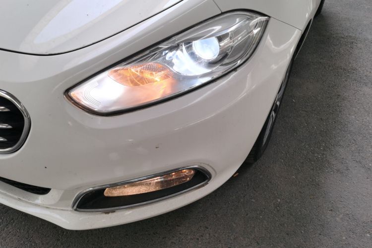 菲亚特 菲翔 2012款 1.4T 自动劲享版车身外观36