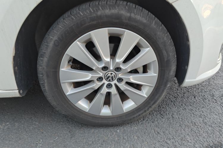 大众 朗逸 2013款 改款经典 1.6L 自动舒适版车身外观10