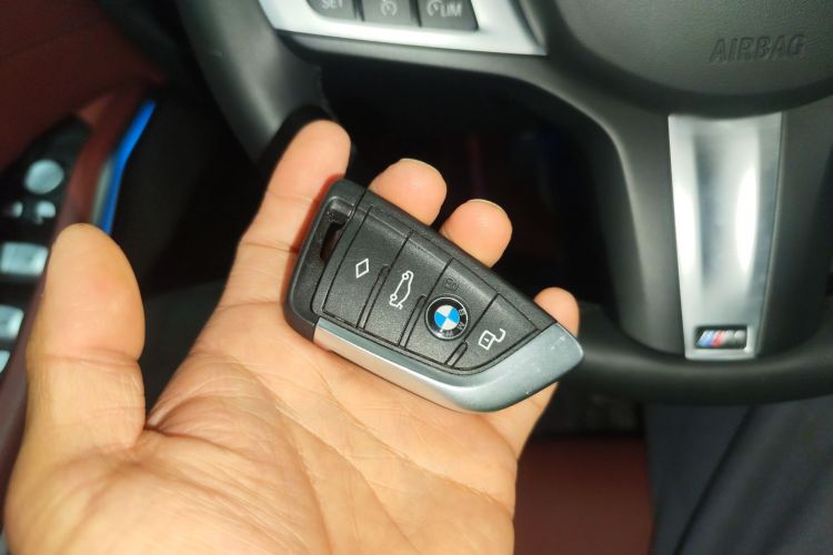 宝马3系 2024款 325Li M运动套装中控内饰11