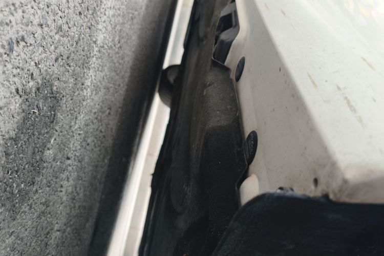 奔驰E级 2015款 E 180 L 运动型局部细节9003