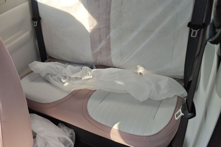 吉利银河 熊猫 2025款 210km 元气熊中控内饰21