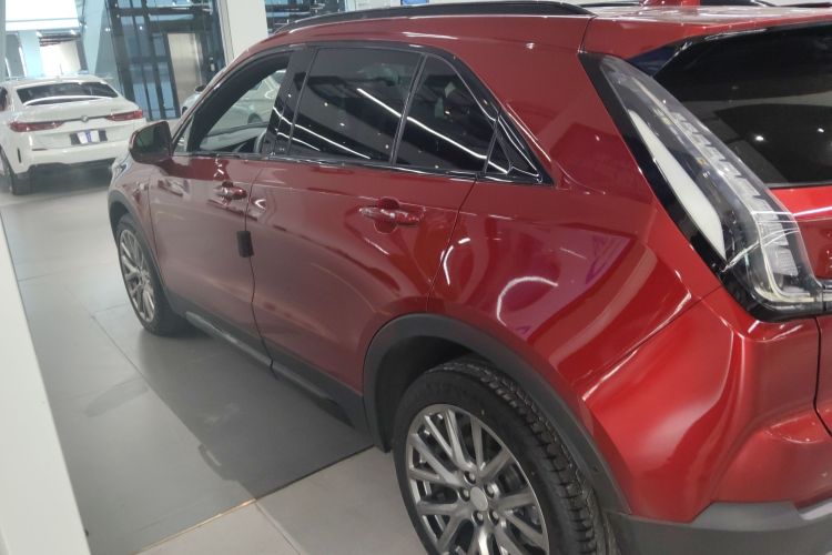 凯迪拉克XT4 2022款 28T 四驱铂金型车身外观4