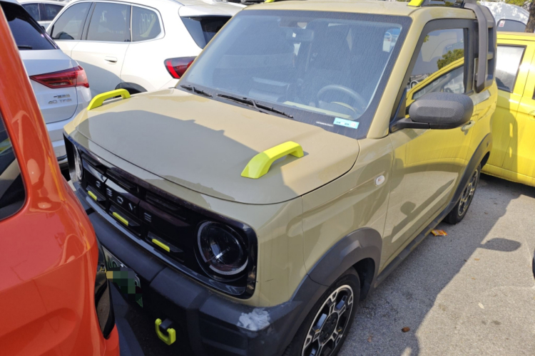 吉利银河 2024款 200km 熊猫骑士车身外观1