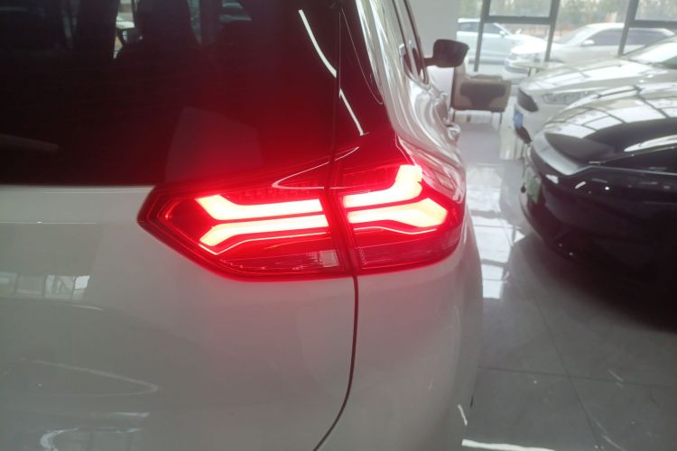 雪佛兰 创酷 2021款 Redline 335T CVT极版 国VI车身外观9