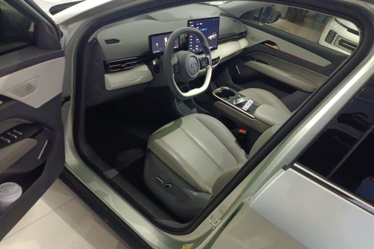 奔腾 悦意03 2025款 565km 臻享版中控内饰20