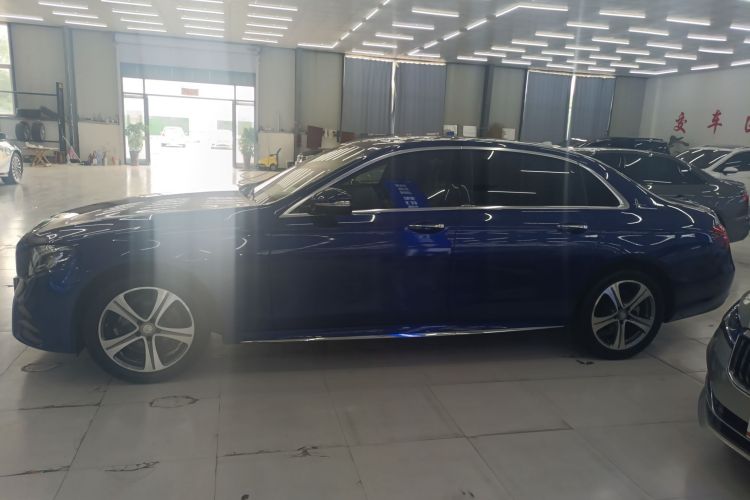 奔驰E级 2016款 E 200 L 运动型车身外观4