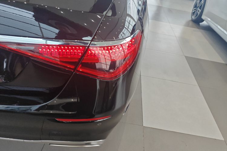 奔驰S级 2021款 S 400 L 商务型车身外观9