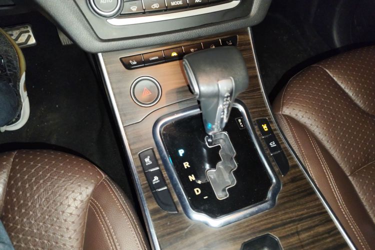 陆风X7 2015款 2.0T 全景尊贵版局部细节18