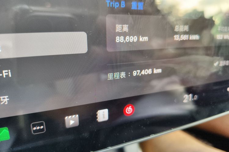 特斯拉 Model 3 2021款 标准续航后驱升级版 3D6中控内饰15