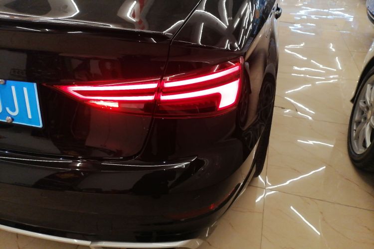 奥迪RS 3 2017款 RS 3 2.5T Limousine车身外观6006