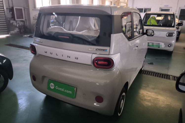 五菱汽车 宏光MINIEV 2024款 第三代 215km 青春版车身外观7