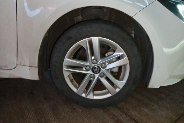 丰田 雷凌 2022款 双擎 1.8H E-CVT豪华版车身外观10