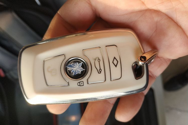 宝马3系 2015款 320i 时尚型中控内饰7001