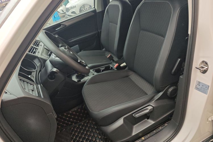 大众 途观L 2017款 330TSI 自动两驱风尚版中控内饰19