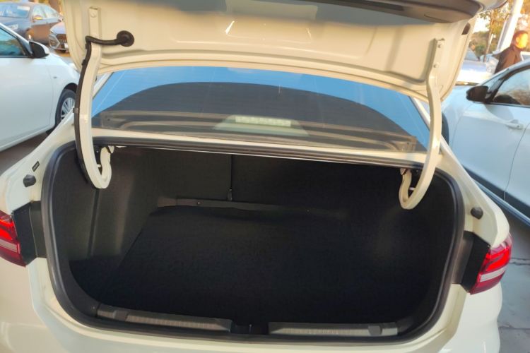 大众 朗逸 2023款 1.5L 自动得逸版机舱底盘23