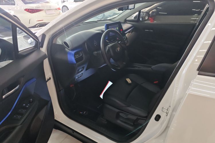 丰田C-HR 2022款 2.0L 舒适版中控内饰20