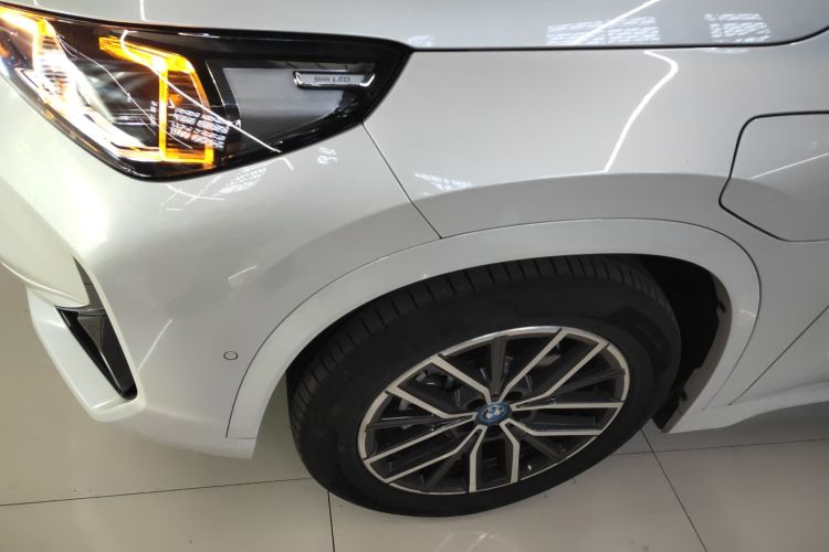 宝马iX1 2023款 eDrive25L M运动套装车身外观6007