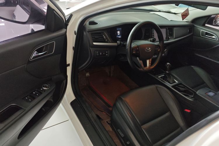 现代 名图 2017款 1.8L 自动尊贵型DLX 国V中控内饰7003