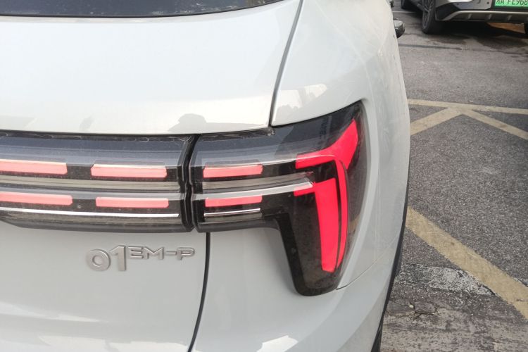 领克01 EM-P 2023款 1.5TD EM-P 晨曦版车身外观6006