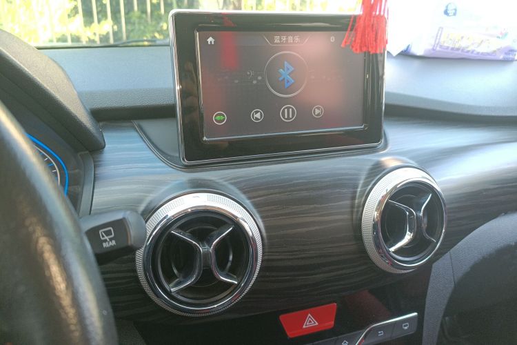 北汽新能源EX 2018款 EX360 新尚版中控内饰16