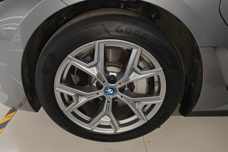 宝马i3 2022款 eDrive 35 L车身外观6007