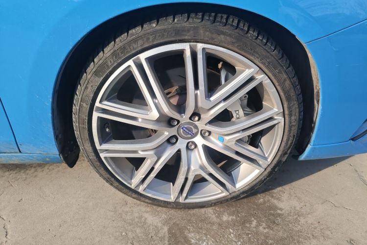 沃尔沃V60 2017款 2.0T Polestar车身外观10