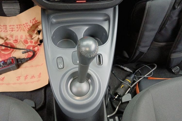 smart fortwo 2018款 1.0L 52千瓦硬顶灵动版 国V局部细节18