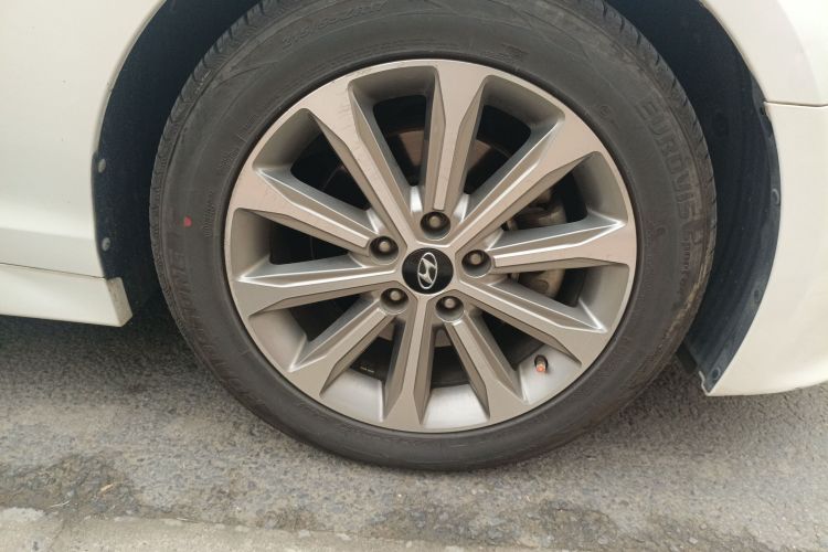 现代 索纳塔 2015款 1.6T GLS智能型车身外观10