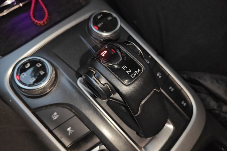 坦克300 2021款 越野版 2.0T 挑战者中控内饰18