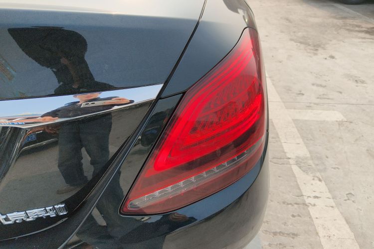 奔驰C级 2021款 C 200 L 时尚型运动版车身外观9