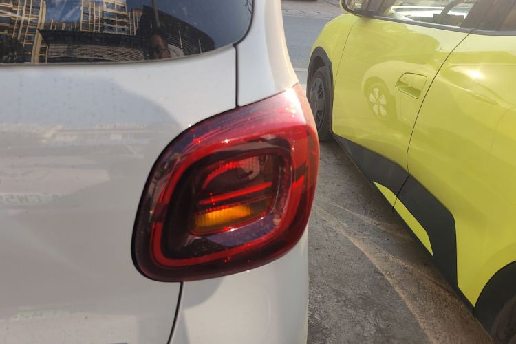 五菱汽车 宏光MINIEV 2025款 四门版 进阶款车身外观9