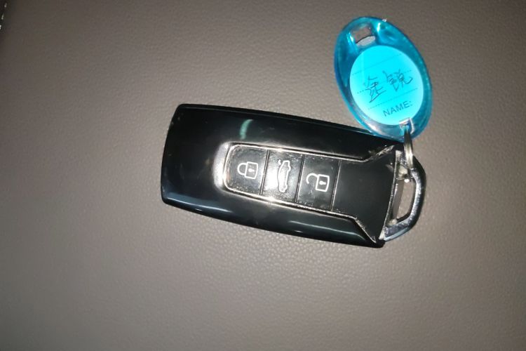 大众 途锐 2022款 3.0TSI 锐享版 曜黑运动套装中控内饰11