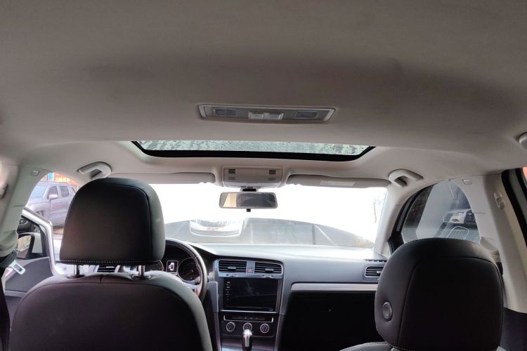 大众 高尔夫 2020款 200TSI DSG舒适进取版局部细节22