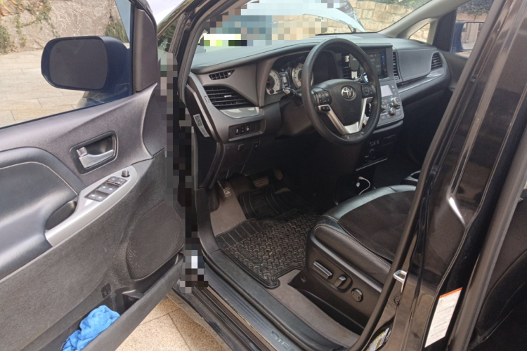 丰田Sienna（平行进口）中控内饰7003