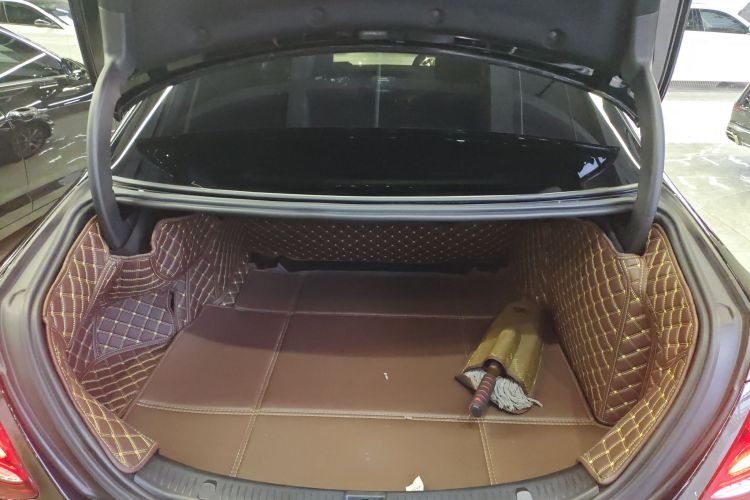 奔驰E级 2018款 改款 E 200 L局部细节23