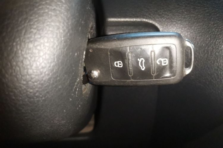 大众 Polo 2016款 1.4L 自动风尚型中控内饰7001