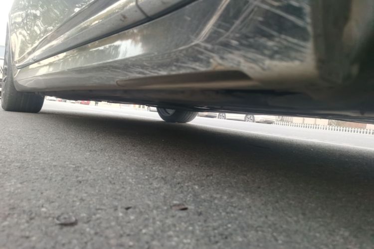 宝马7系 2019款 改款 740Li 尊享型 M运动套装局部细节9001