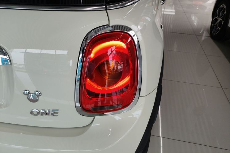 MINI 2019款 1.5T ONE PLUS车身外观6006
