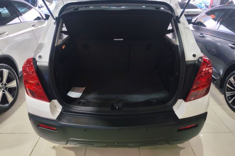 雪佛兰 创酷 2016款 1.4T 手动两驱舒适天窗版机舱底盘23