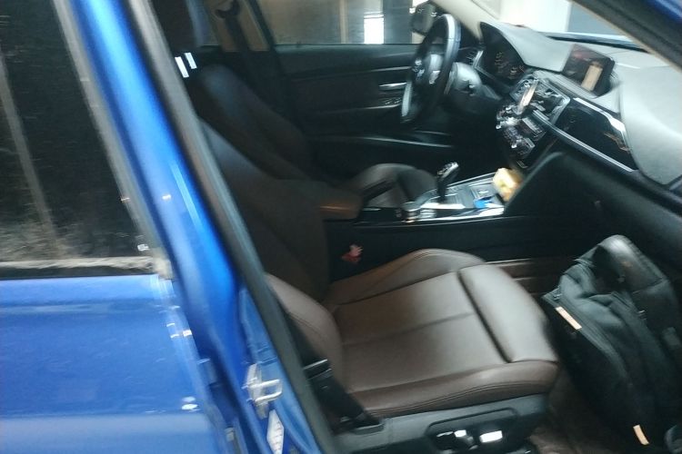 宝马3系 2019款 320Li M运动套装局部细节41